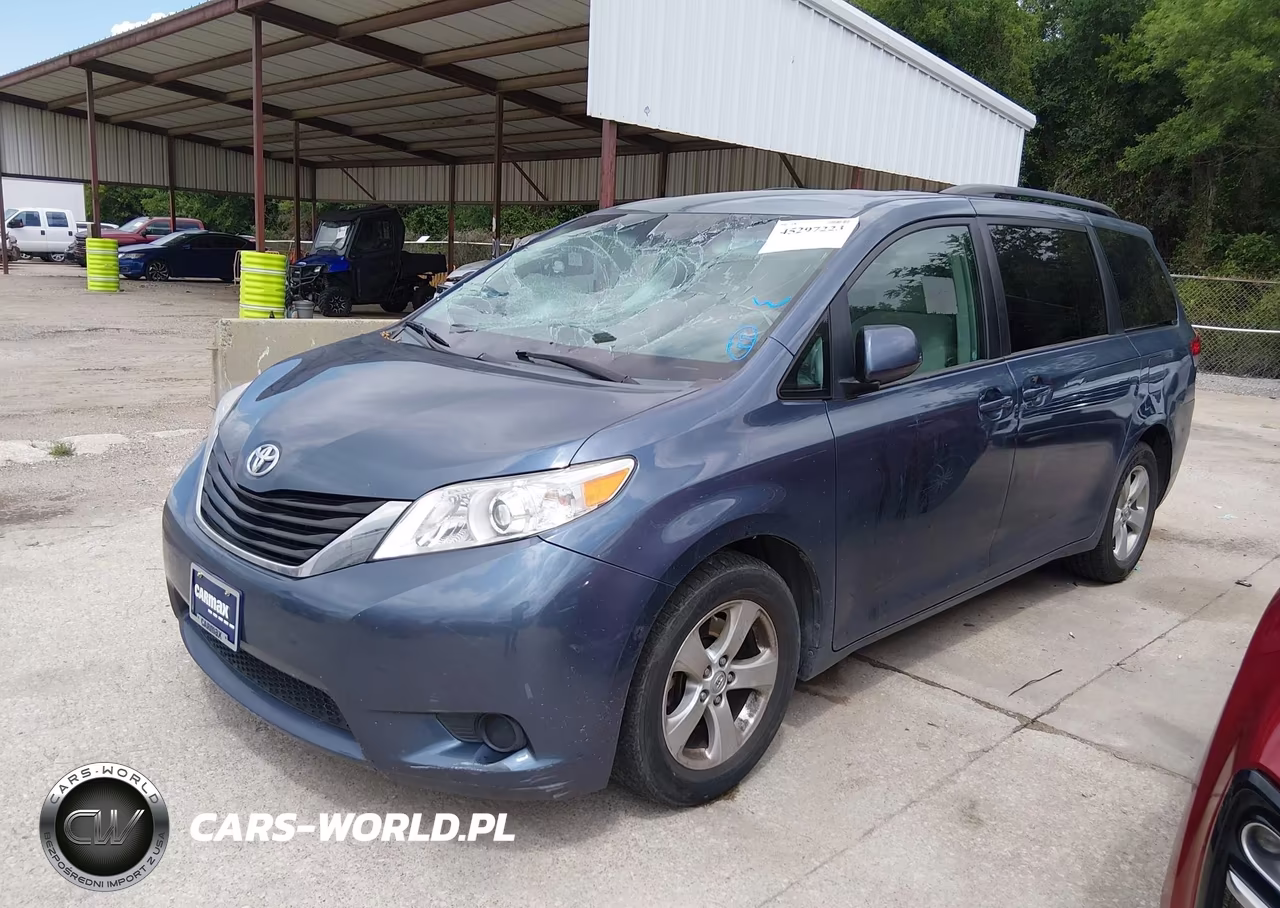 2013 Toyota Sienna Le V6 8 Passenger VIN:5TDKK3DC4DS372565 - 2
