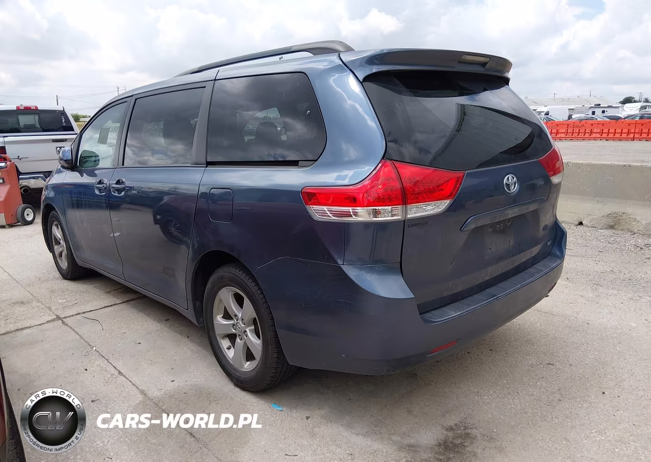 2013 Toyota Sienna Le V6 8 Passenger VIN:5TDKK3DC4DS372565 - 3
