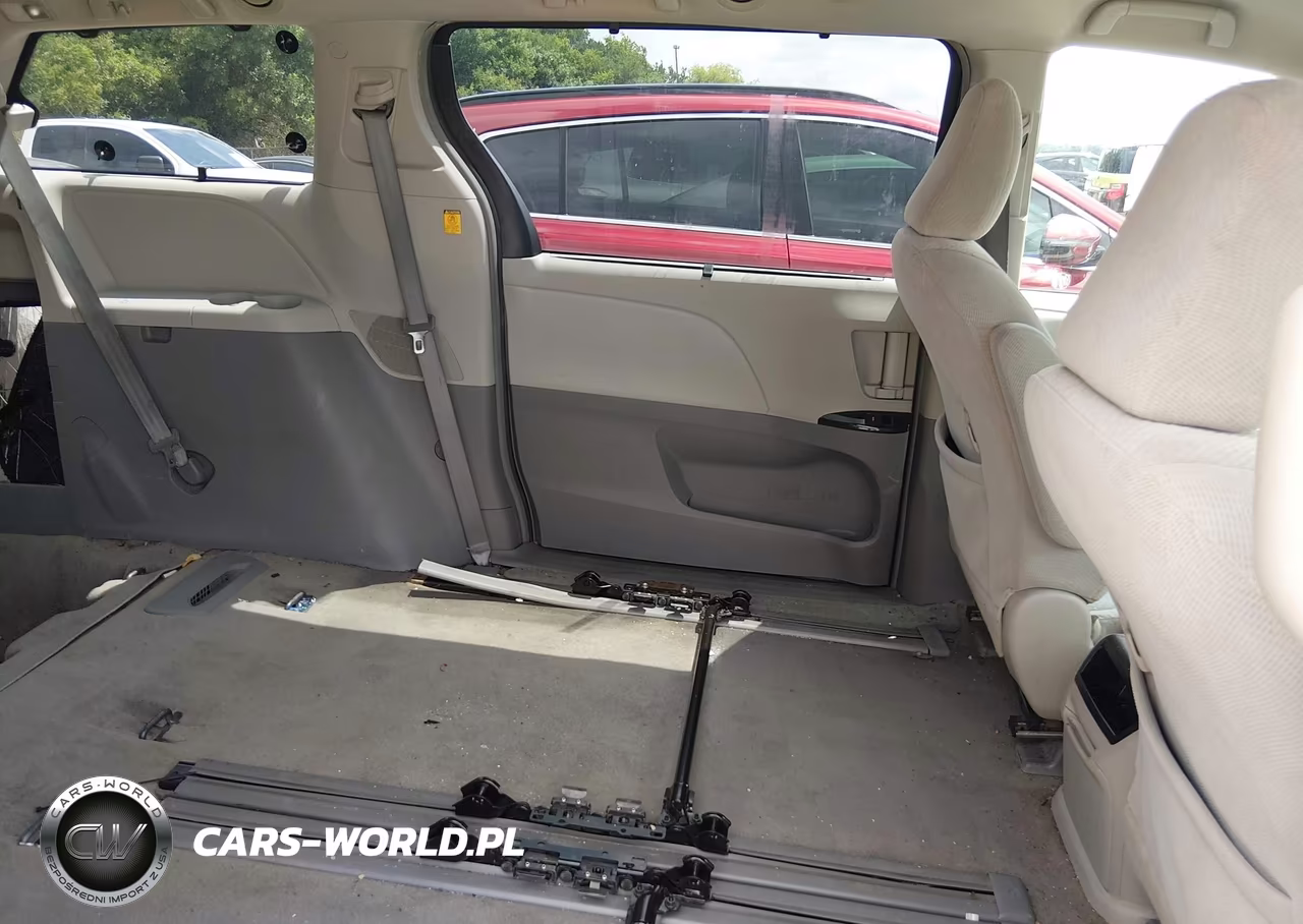2013 Toyota Sienna Le V6 8 Passenger VIN:5TDKK3DC4DS372565 - 8
