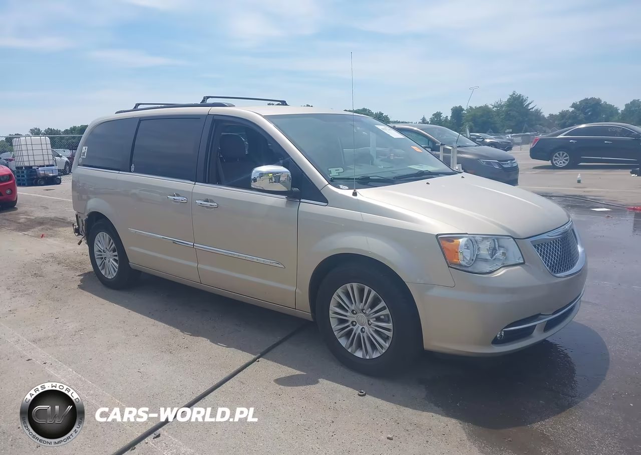 2015 Chrysler Town & Country Touring-L – zdjęcie 1 z 17