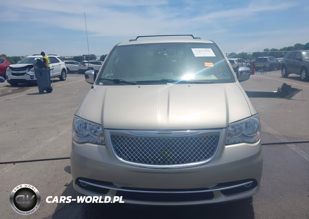 2015 Chrysler Town & Country Touring-L VIN:2C4RC1CG9FR656340 - 13