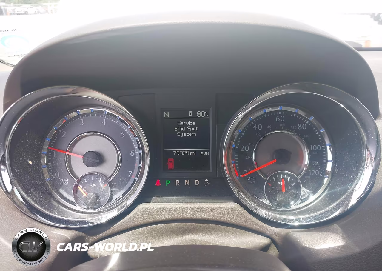 2015 Chrysler Town & Country Touring-L VIN:2C4RC1CG9FR656340 - 7