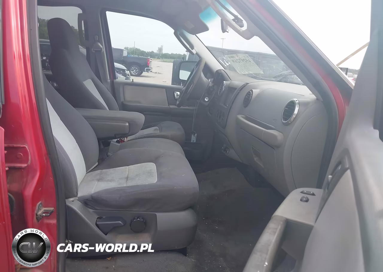 2004 Ford Expedition Xls VIN:1FMRU13W54LB36206 - 5