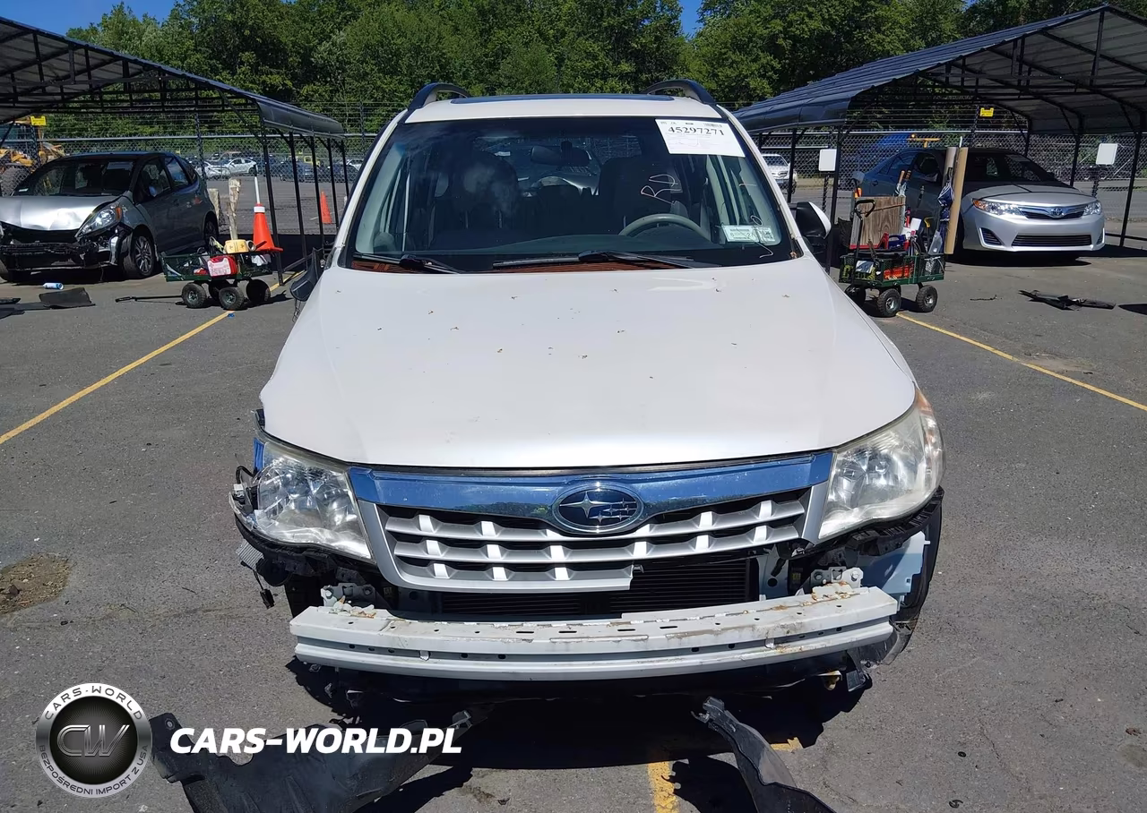 2011 Subaru Forester 2.5X Premium VIN:JF2SHADC1BH747382 - 13