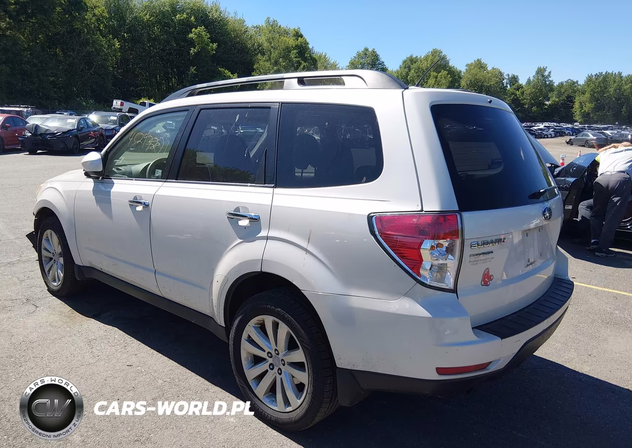 2011 Subaru Forester 2.5X Premium VIN:JF2SHADC1BH747382 - 3