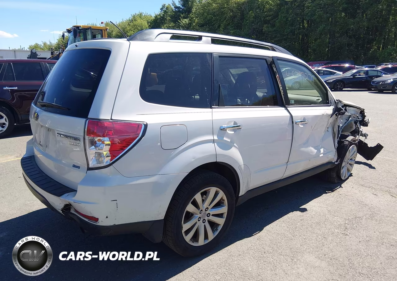 2011 Subaru Forester 2.5X Premium VIN:JF2SHADC1BH747382 - 4