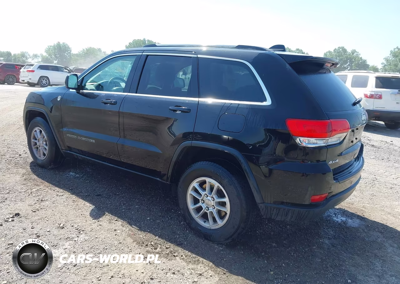 2019 Jeep Grand Cherokee Laredo E 4X4 VIN:1C4RJFAG5KC754158 - 3