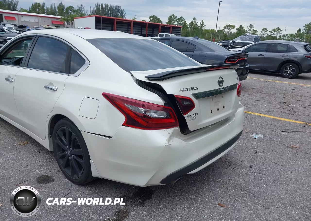2017 Nissan Altima 2.5 VIN:1N4AL3AP8HC221094 - 12
