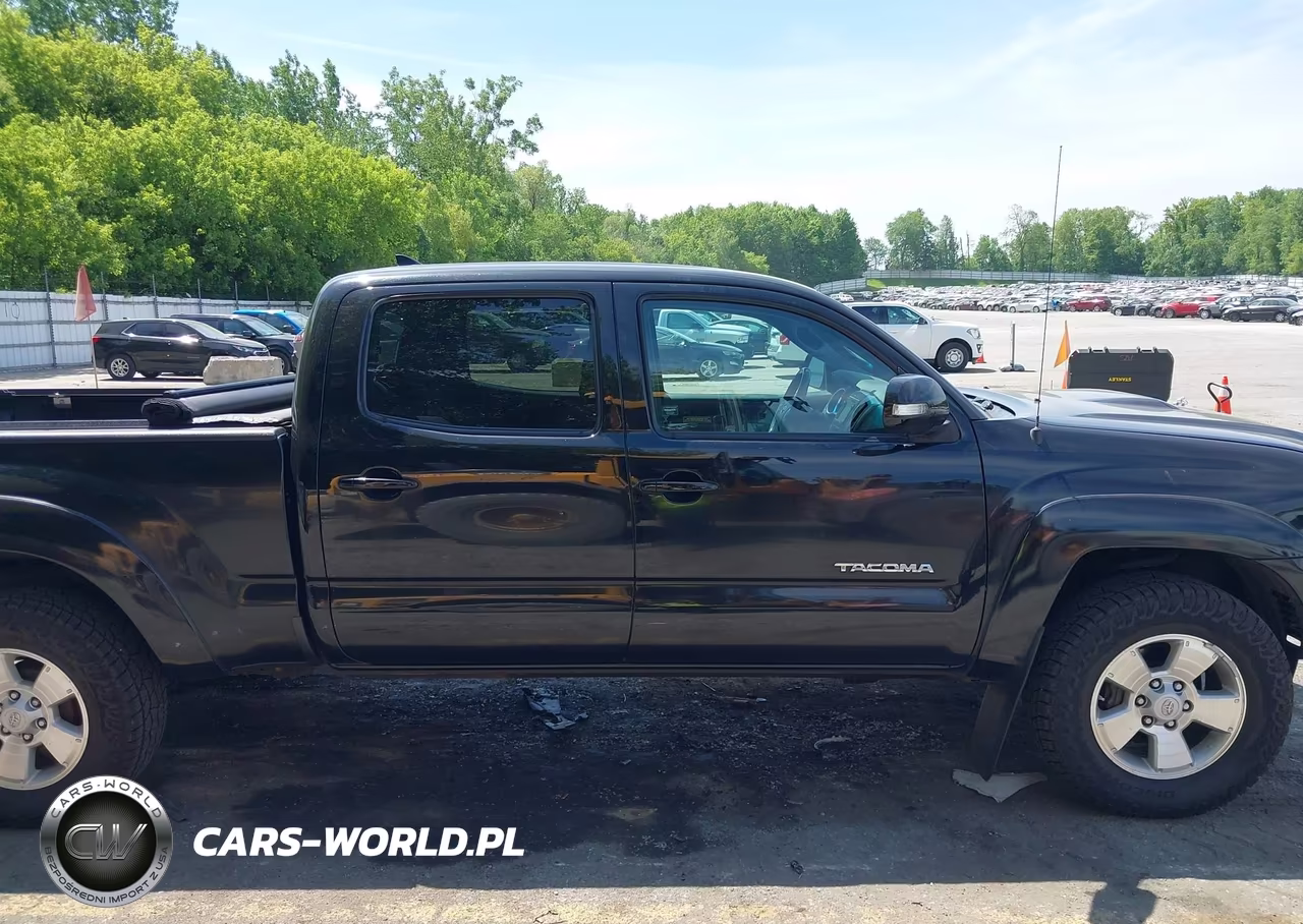2015 Toyota Tacoma Base V6 VIN:5TFMU4FN5FX030191 - 13