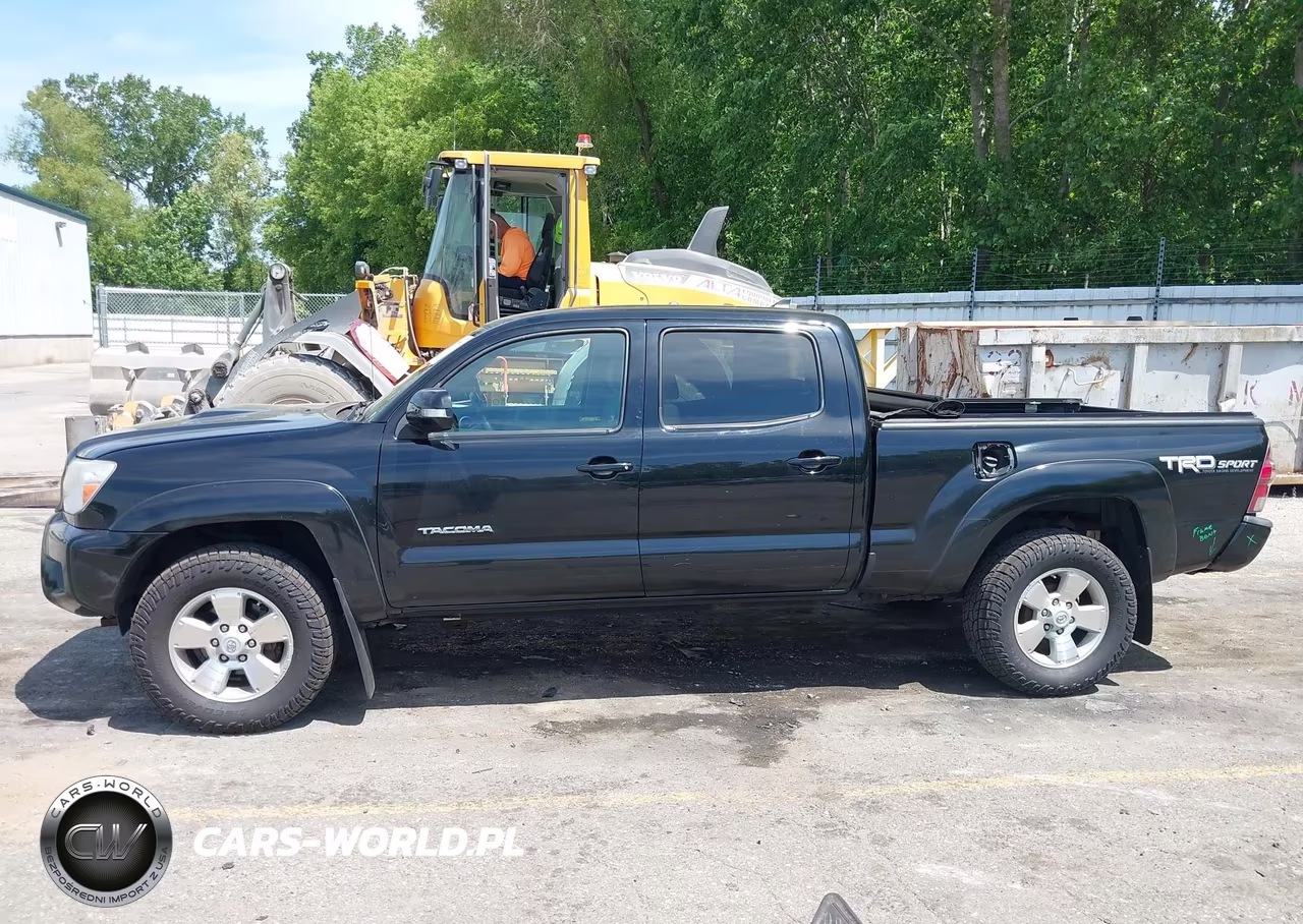 2015 Toyota Tacoma Base V6 VIN:5TFMU4FN5FX030191 - 14
