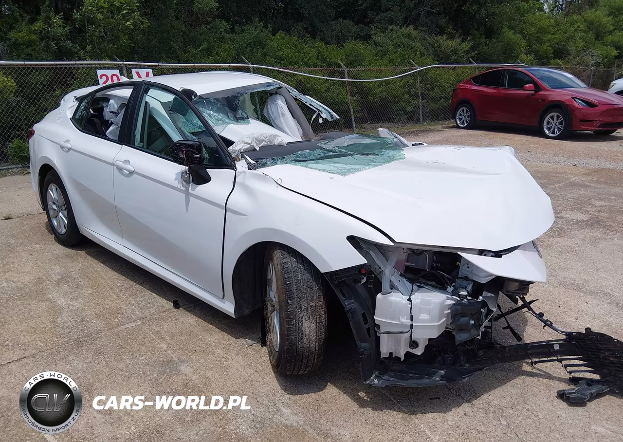 2025 Toyota Camry Le – zdjęcie 1 z 12