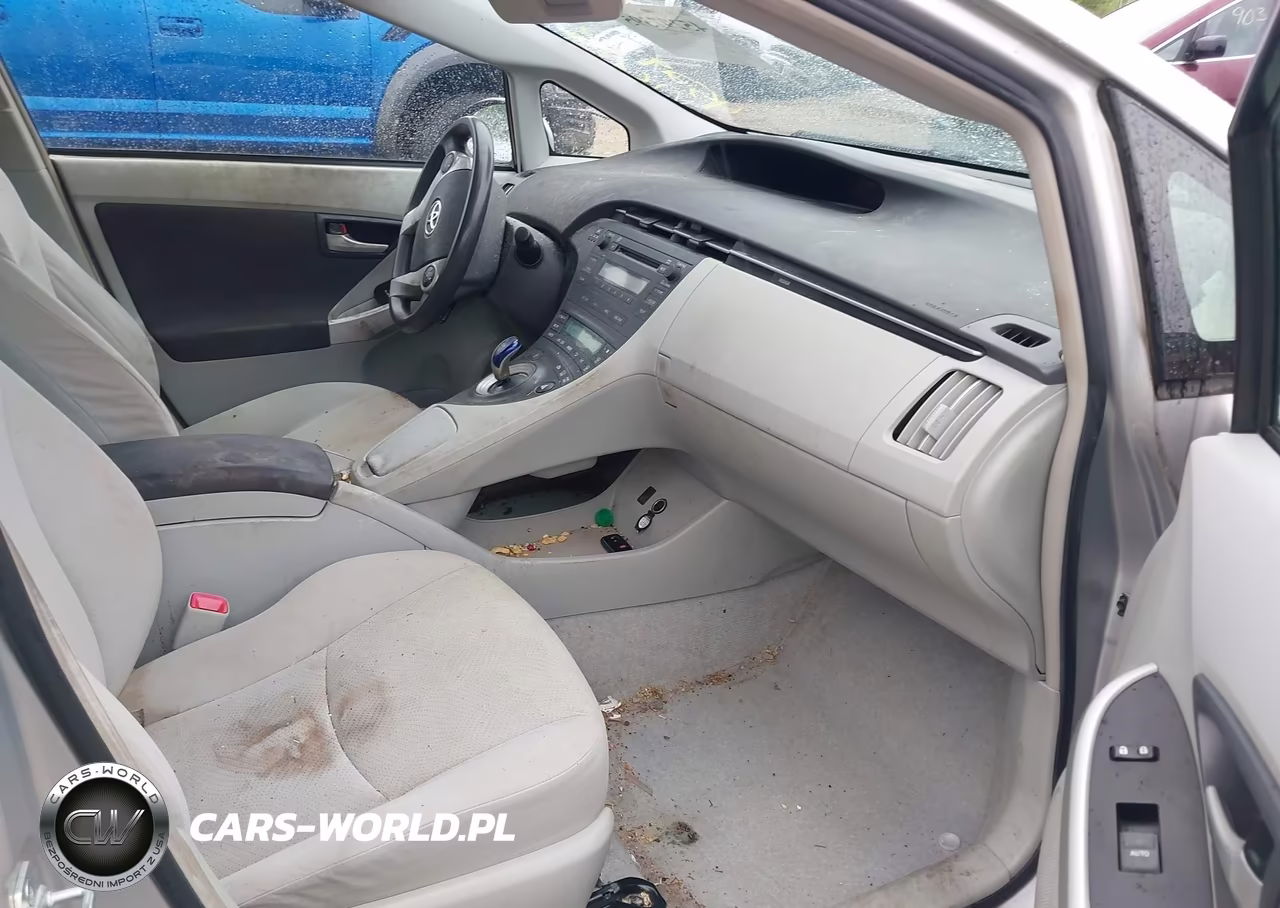 2011 Toyota Prius Two VIN:JTDKN3DU7B1374224 - 5