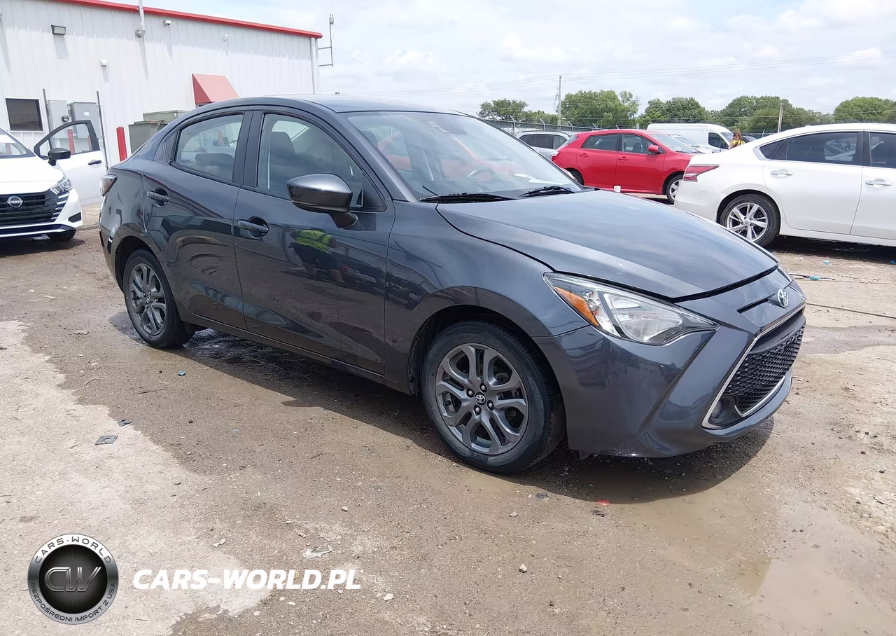 2019 Toyota Yaris Le – zdjęcie 1 z 16
