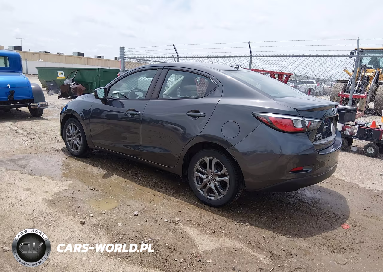 2019 Toyota Yaris Le VIN:3MYDLBYV2KY513894 - 3