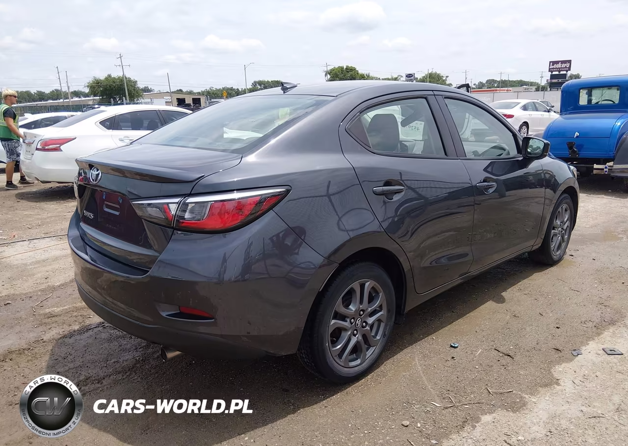 2019 Toyota Yaris Le VIN:3MYDLBYV2KY513894 - 4