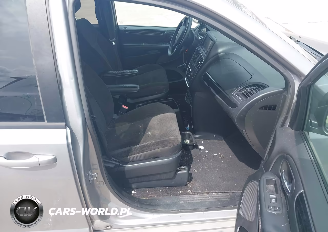2018 Dodge Grand Caravan Se Plus VIN:2C4RDGBG2JR220360 - 5