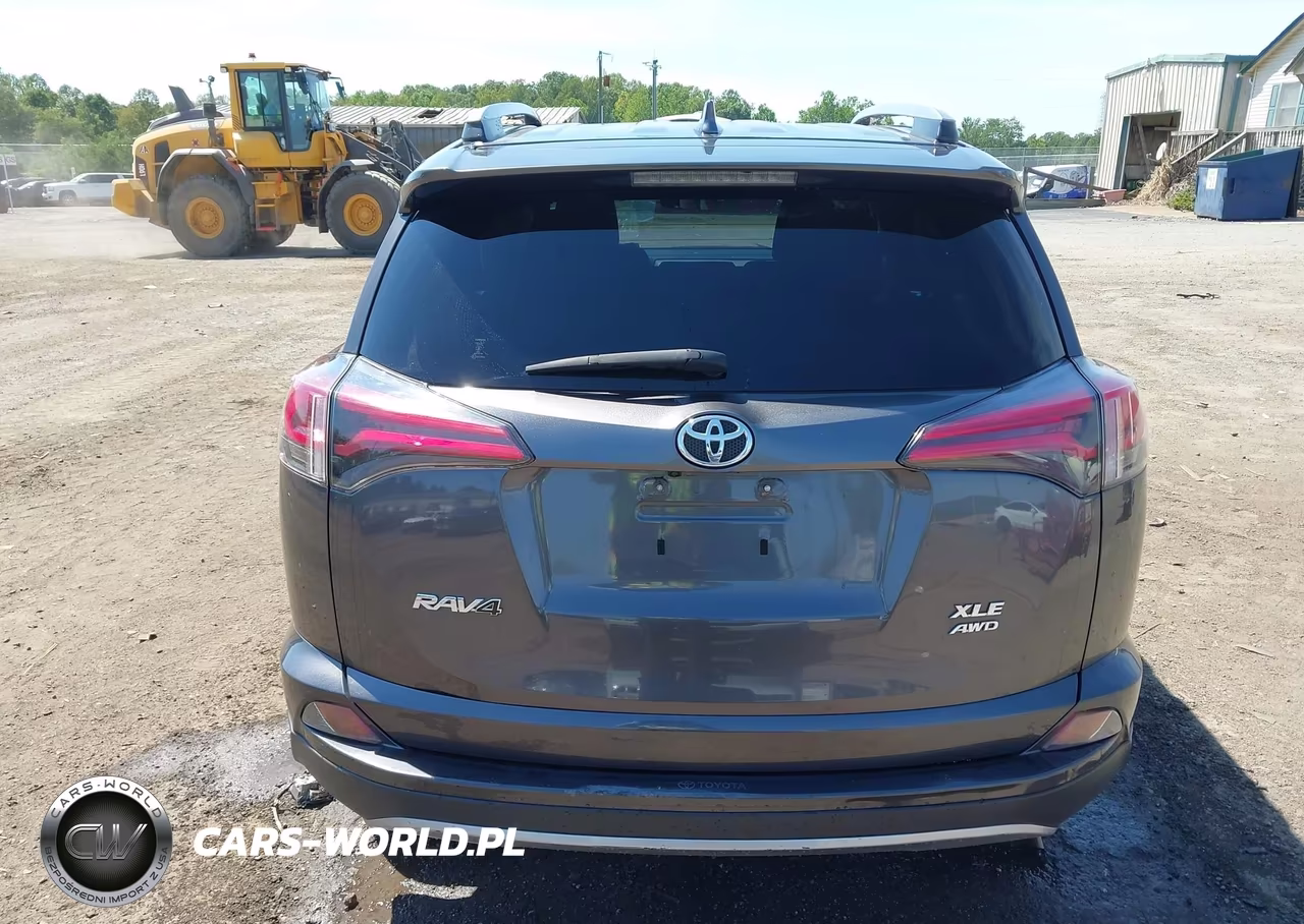 2018 Toyota Rav4 Xle VIN:JTMRFREVXJJ725485 - 17