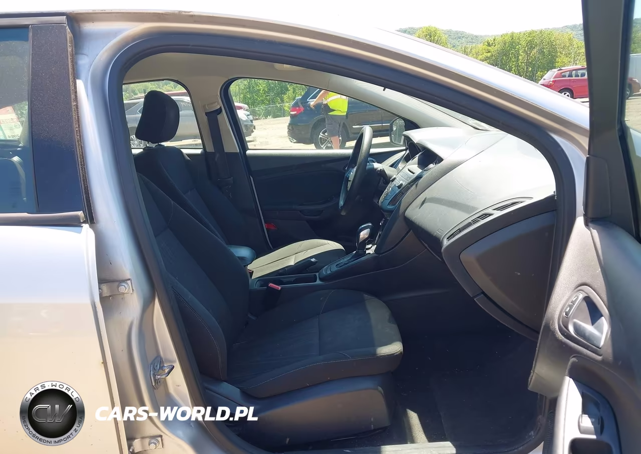 2015 Ford Focus Se VIN:1FADP3K22FL317935 - 5