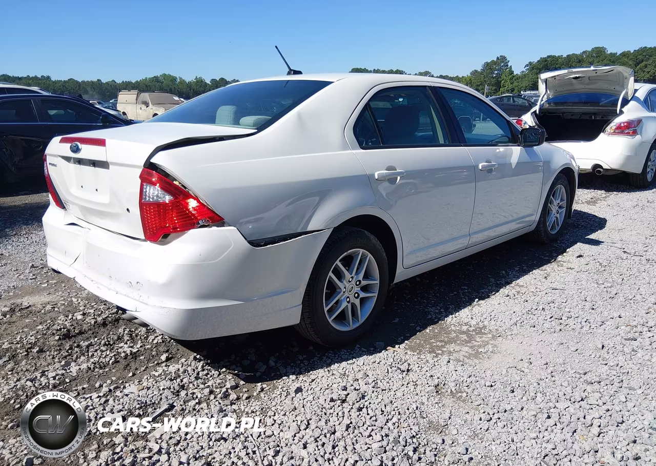 2012 Ford Fusion S VIN:3FAHP0GA3CR340475 - 4