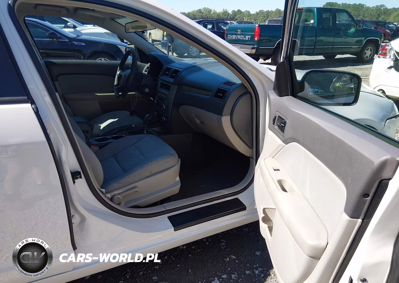 2012 Ford Fusion S VIN:3FAHP0GA3CR340475 - 5