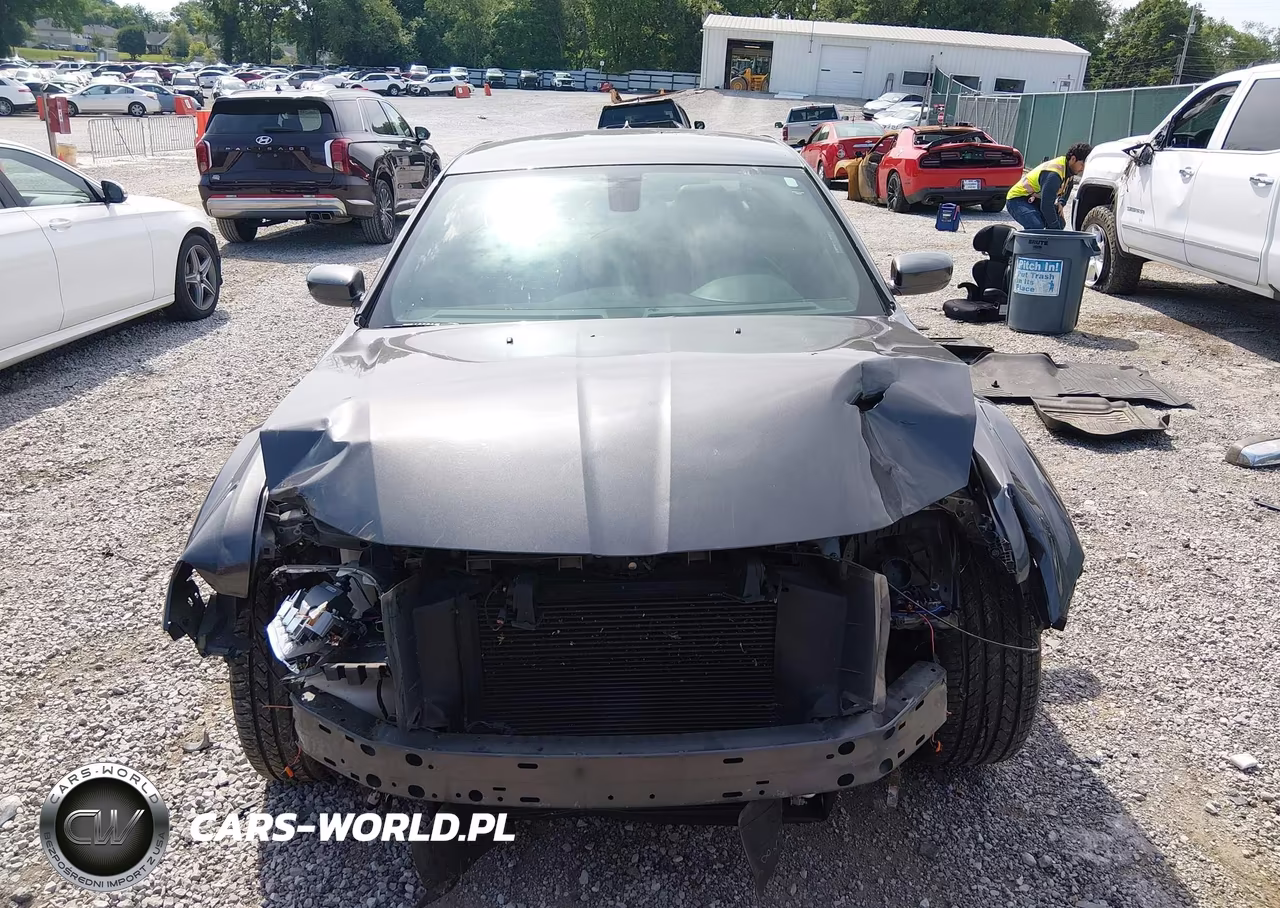 2019 Chrysler 300 300S VIN:2C3CCABG4KH708193 - 13
