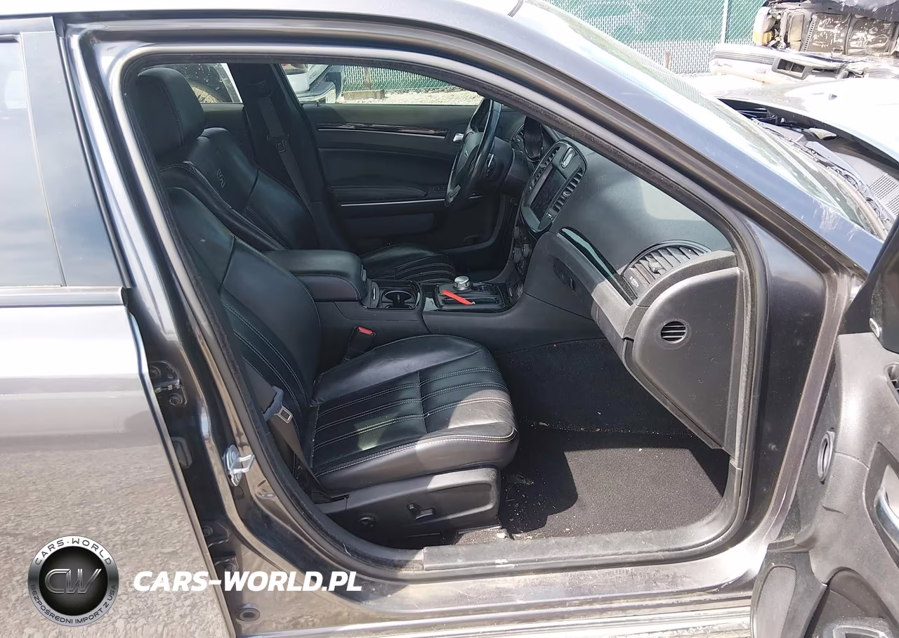 2019 Chrysler 300 300S VIN:2C3CCABG4KH708193 - 5