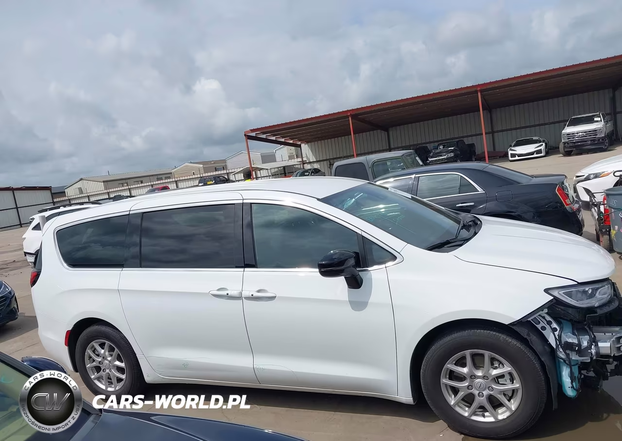 2026 Chrysler Pacifica Select VIN:2C4RC1BG7TR270920 - 14