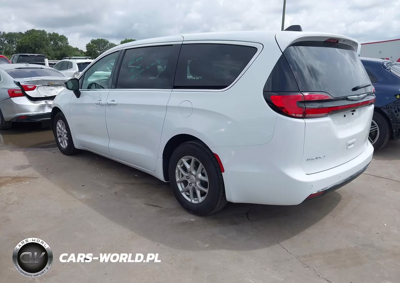 2026 Chrysler Pacifica Select VIN:2C4RC1BG7TR270920 - 3