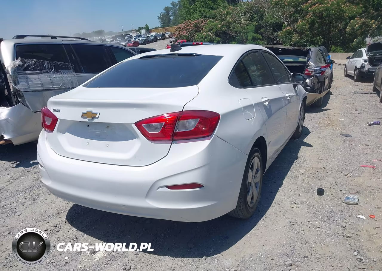 2018 Chevrolet Cruze Ls Auto VIN:1G1BC5SMXJ7192719 - 4