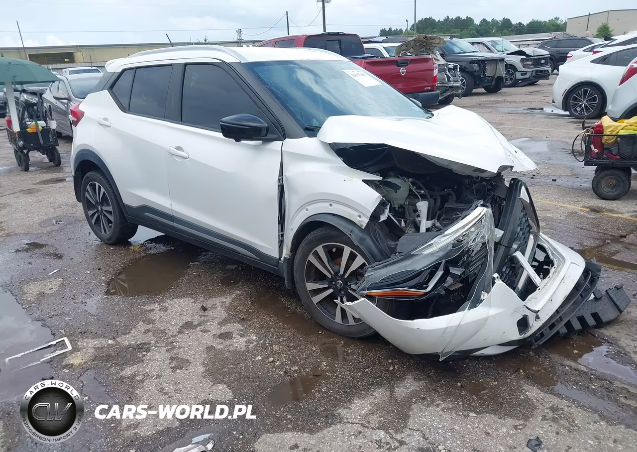 2019 Nissan Kicks Sr