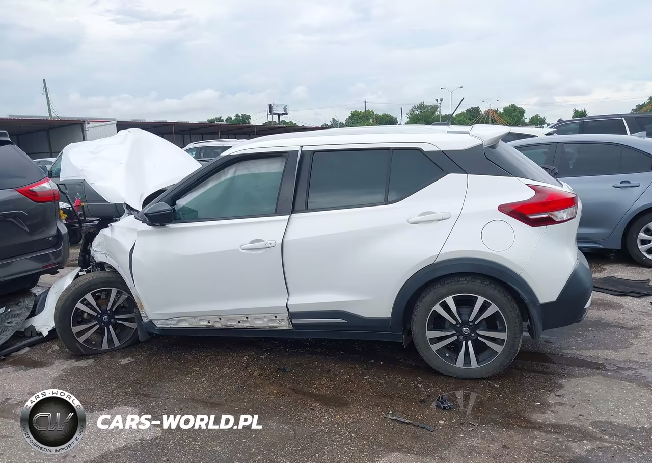 2019 Nissan Kicks Sr VIN:3N1CP5CU5KL482090 - 14