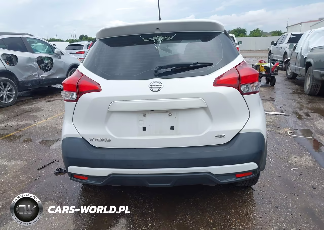 2019 Nissan Kicks Sr VIN:3N1CP5CU5KL482090 - 16