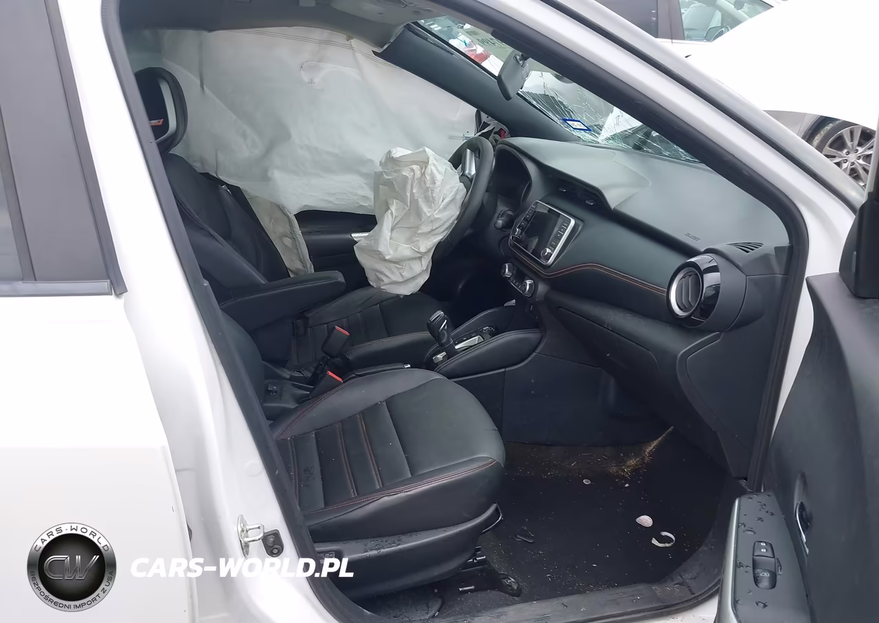 2019 Nissan Kicks Sr VIN:3N1CP5CU5KL482090 - 5