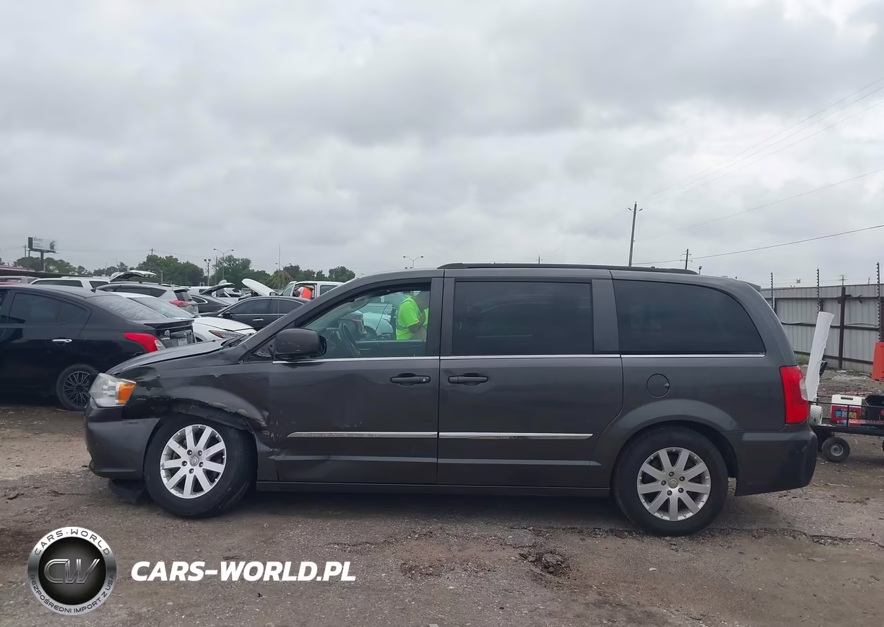 2016 Chrysler Town & Country Touring VIN:2C4RC1BGXGR293436 - 14