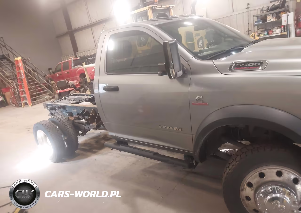 2022 Ram 5500 Chassis Tradesman-Slt VIN:3C7WRNAL0NG397642 - 17