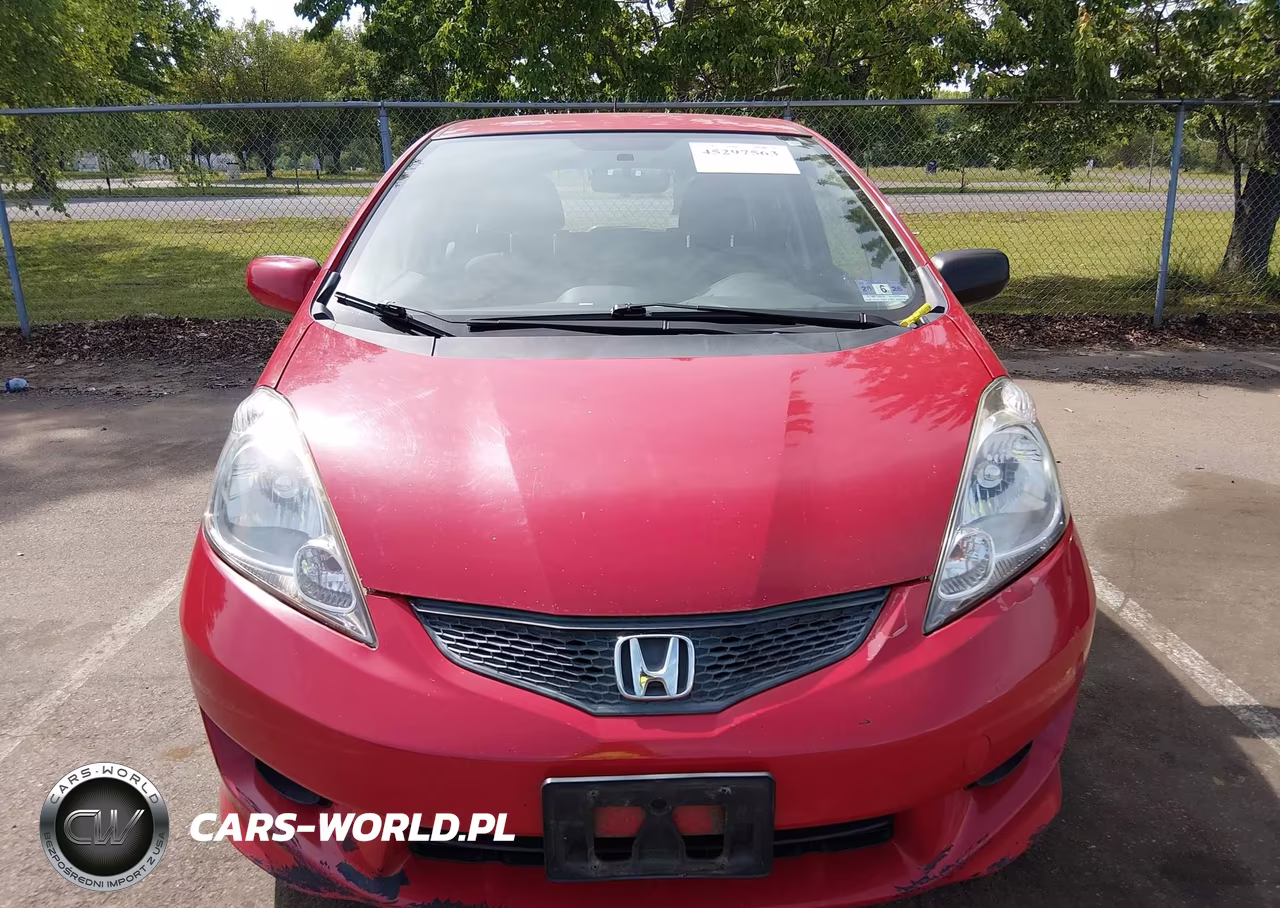 2011 Honda Fit Sport VIN:JHMGE8H53BC015848 - 12