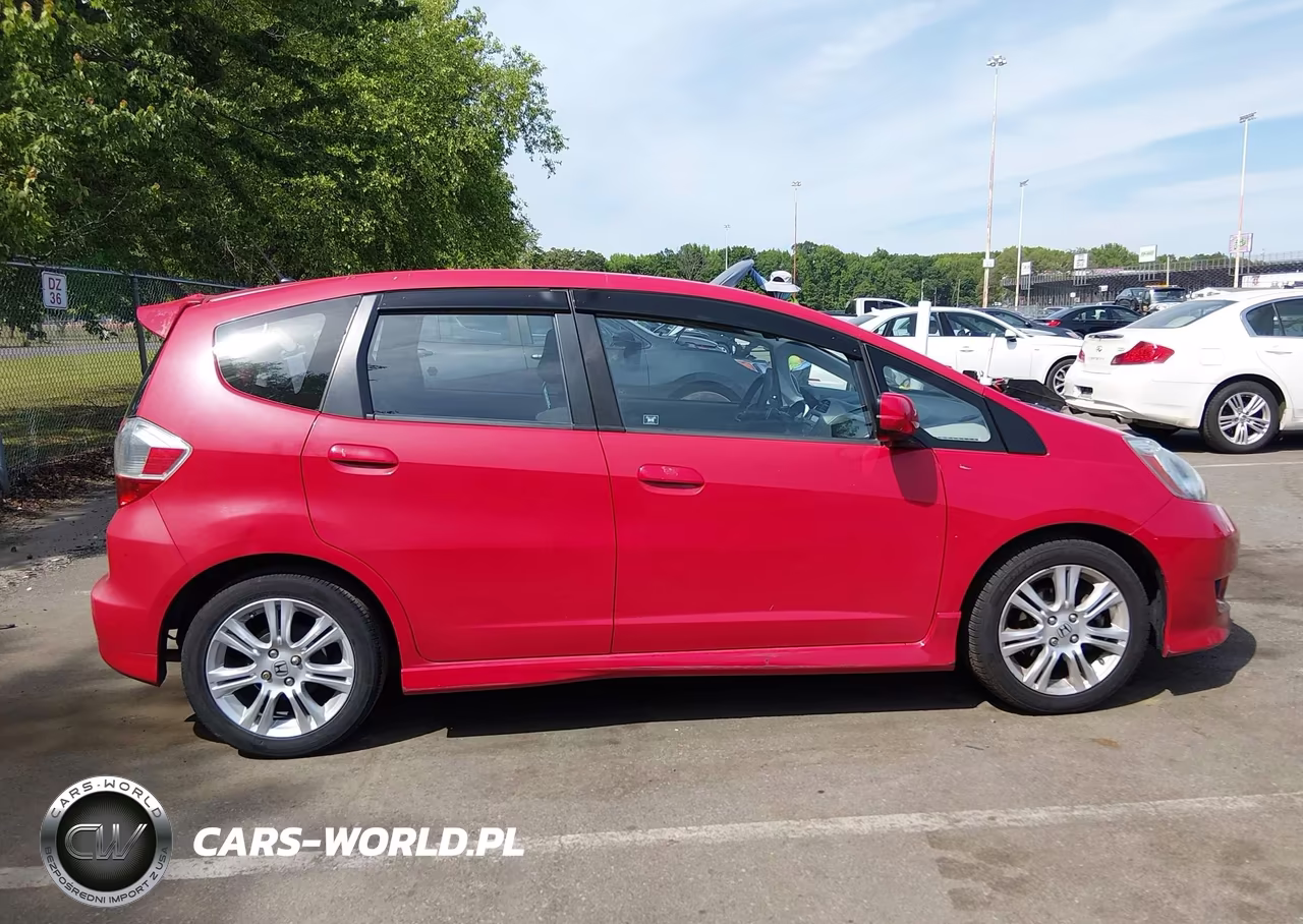 2011 Honda Fit Sport VIN:JHMGE8H53BC015848 - 13