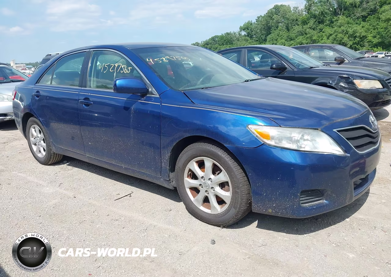 2011 Toyota Camry Le – zdjęcie 1 z 11