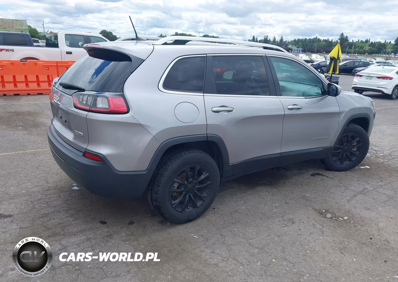 2019 Jeep Cherokee Latitude Fwd VIN:1C4PJLCB1KD272143 - 4