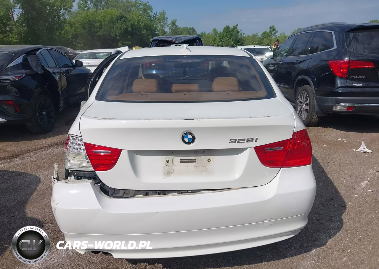 2011 BMW 328I xDrive VIN:WBAPK7G57BNN78683 - 16