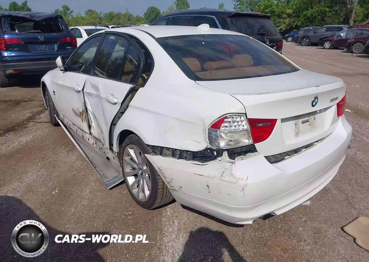 2011 BMW 328I xDrive VIN:WBAPK7G57BNN78683 - 3