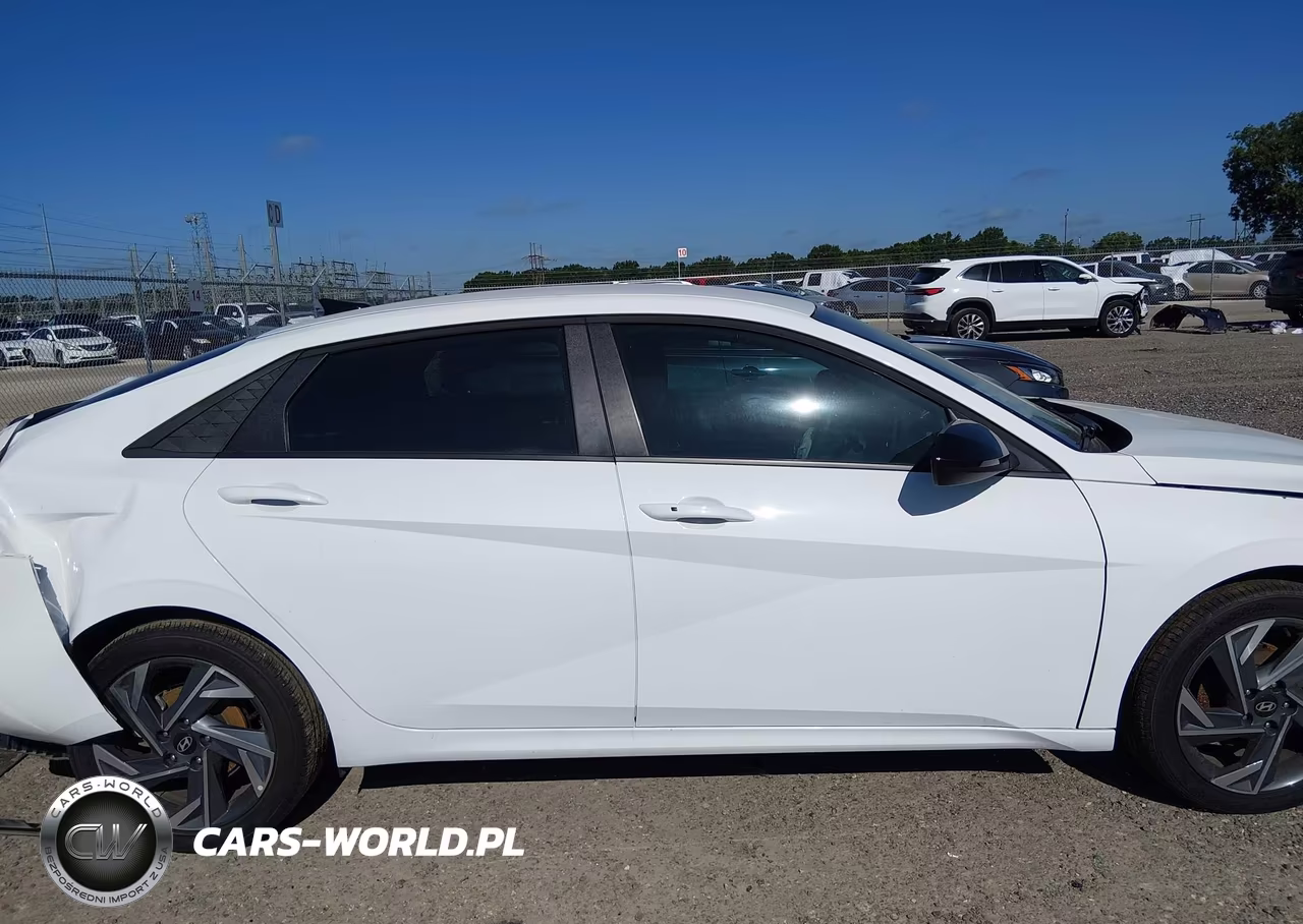 2025 Hyundai Elantra Sel Sport VIN:KMHLM4DG2SU040216 - 13