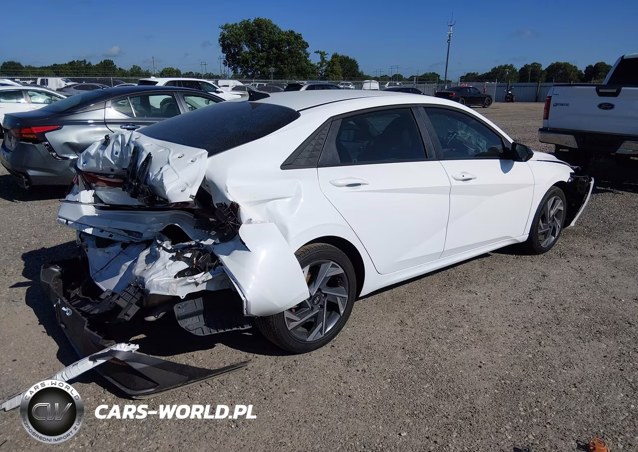 2025 Hyundai Elantra Sel Sport VIN:KMHLM4DG2SU040216 - 4