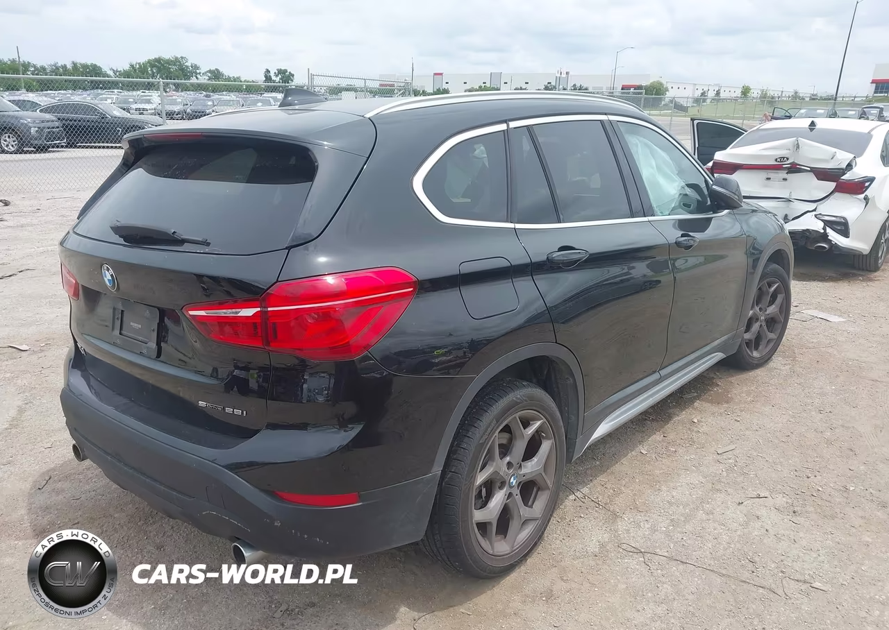 2018 BMW X1 Sdrive28I VIN:WBXHU7C37J5L05931 - 3