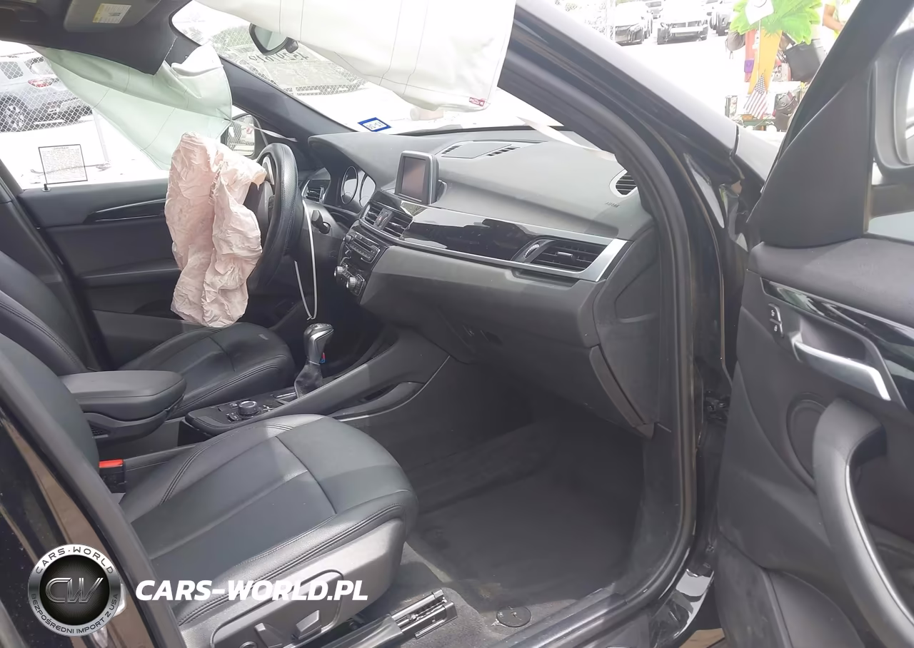 2018 BMW X1 Sdrive28I VIN:WBXHU7C37J5L05931 - 4