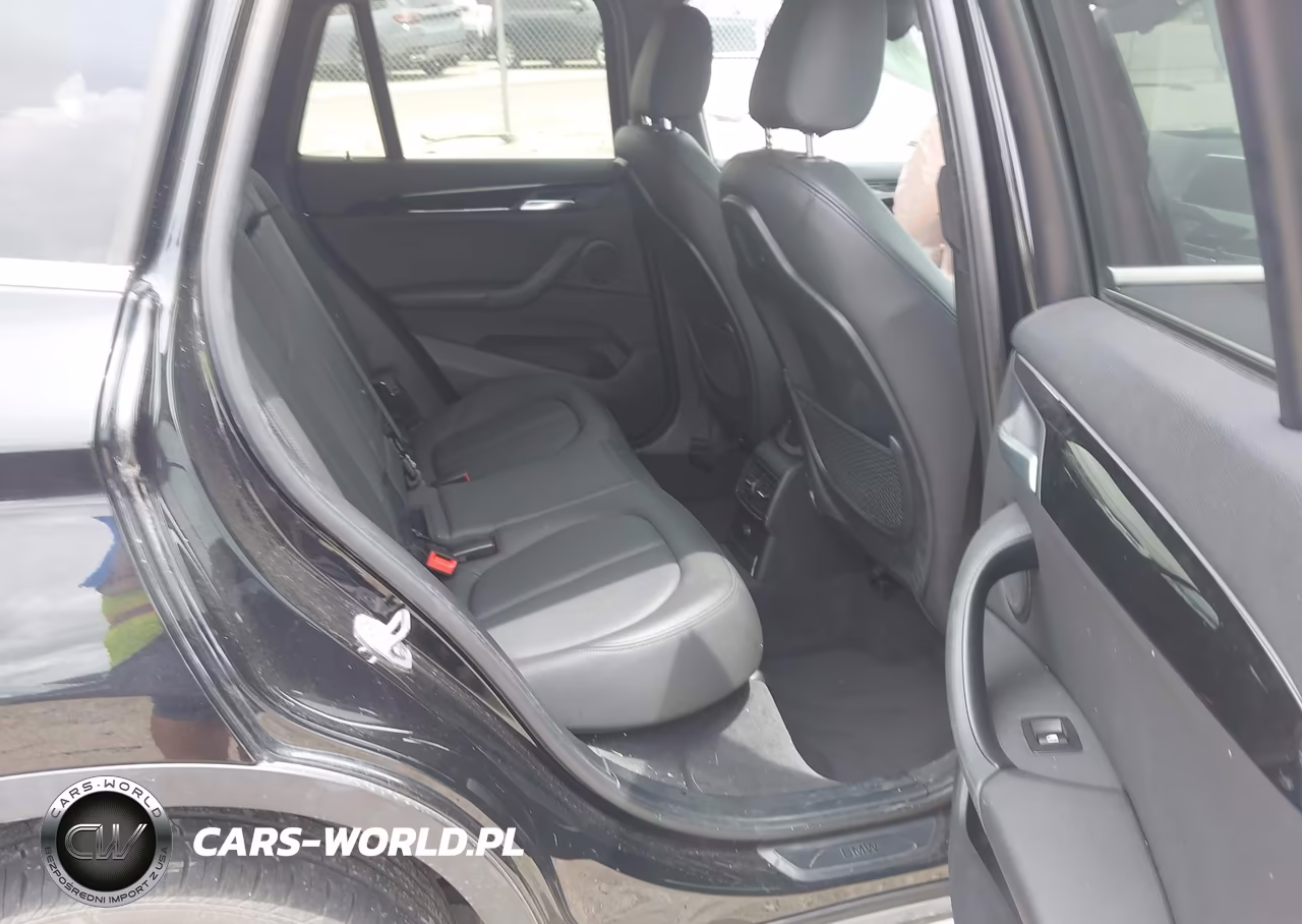 2018 BMW X1 Sdrive28I VIN:WBXHU7C37J5L05931 - 7