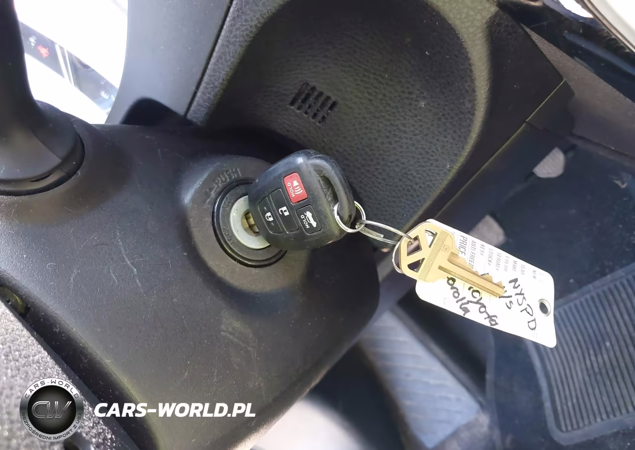 2017 Toyota Corolla Le VIN:2T1BURHE1HC878247 - 11
