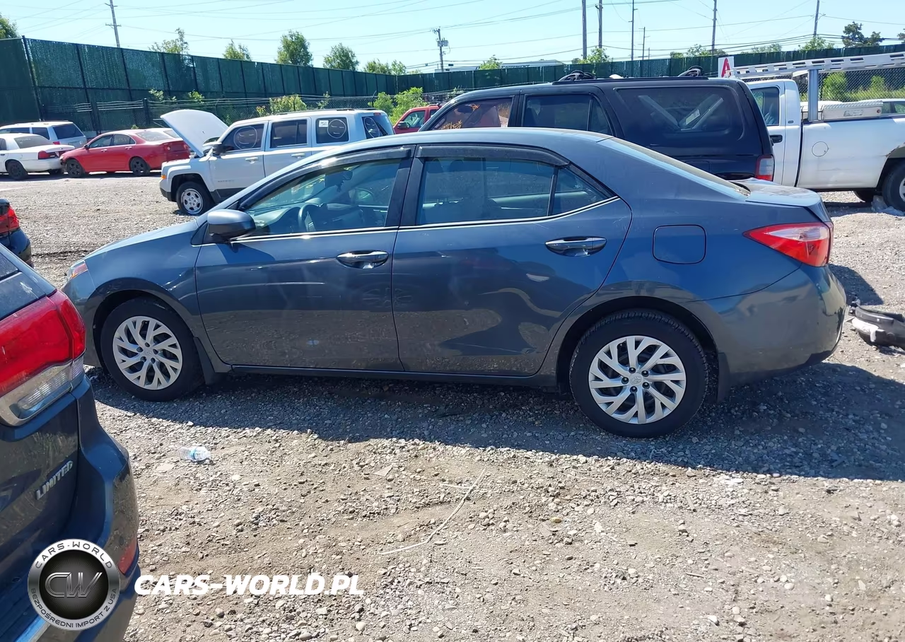 2017 Toyota Corolla Le VIN:2T1BURHE1HC878247 - 14