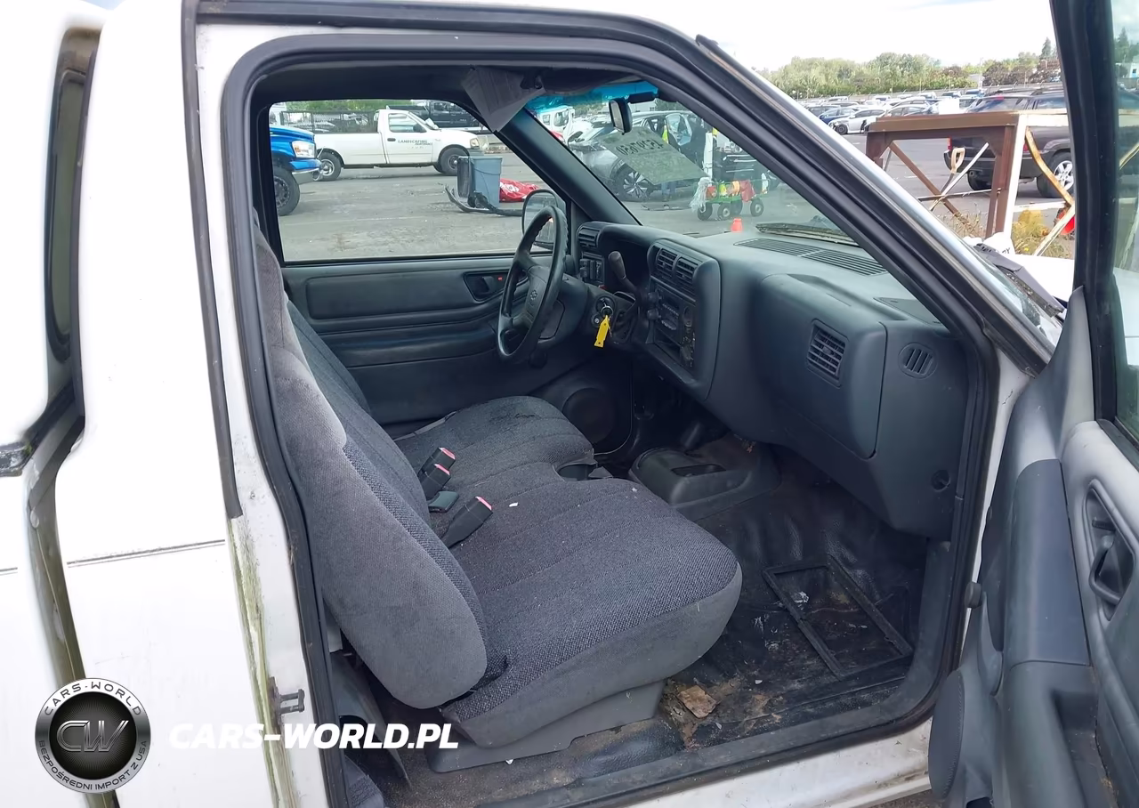 1996 Chevrolet S Truck S10 VIN:1GCDT14X8T8123444 - 5