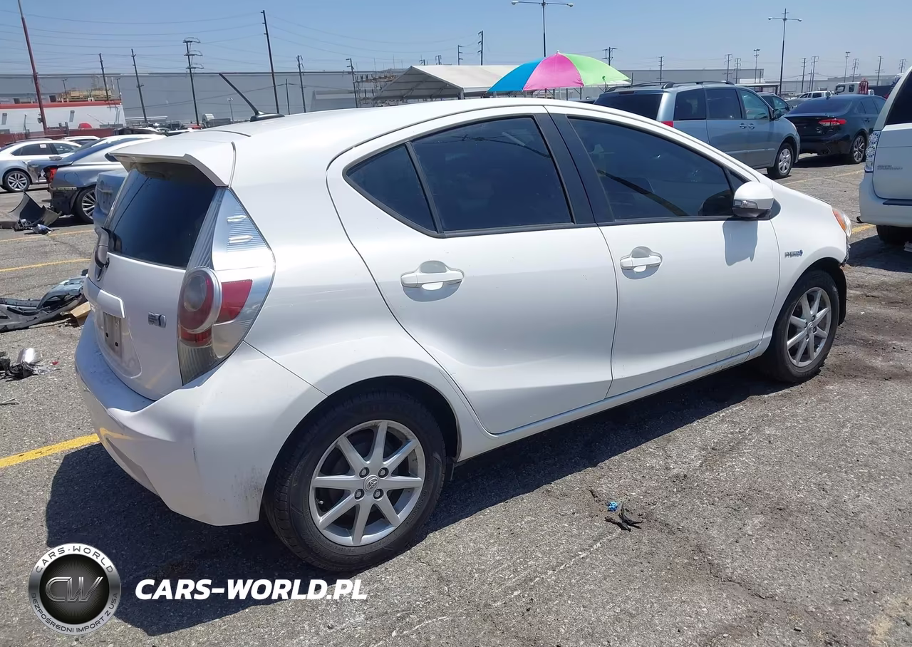 2012 Toyota Prius C Four VIN:JTDKDTB30C1510515 - 4